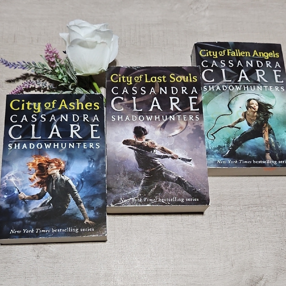 Shadowhunters 🎄 Book Set Of 3 by Cassandra Clare